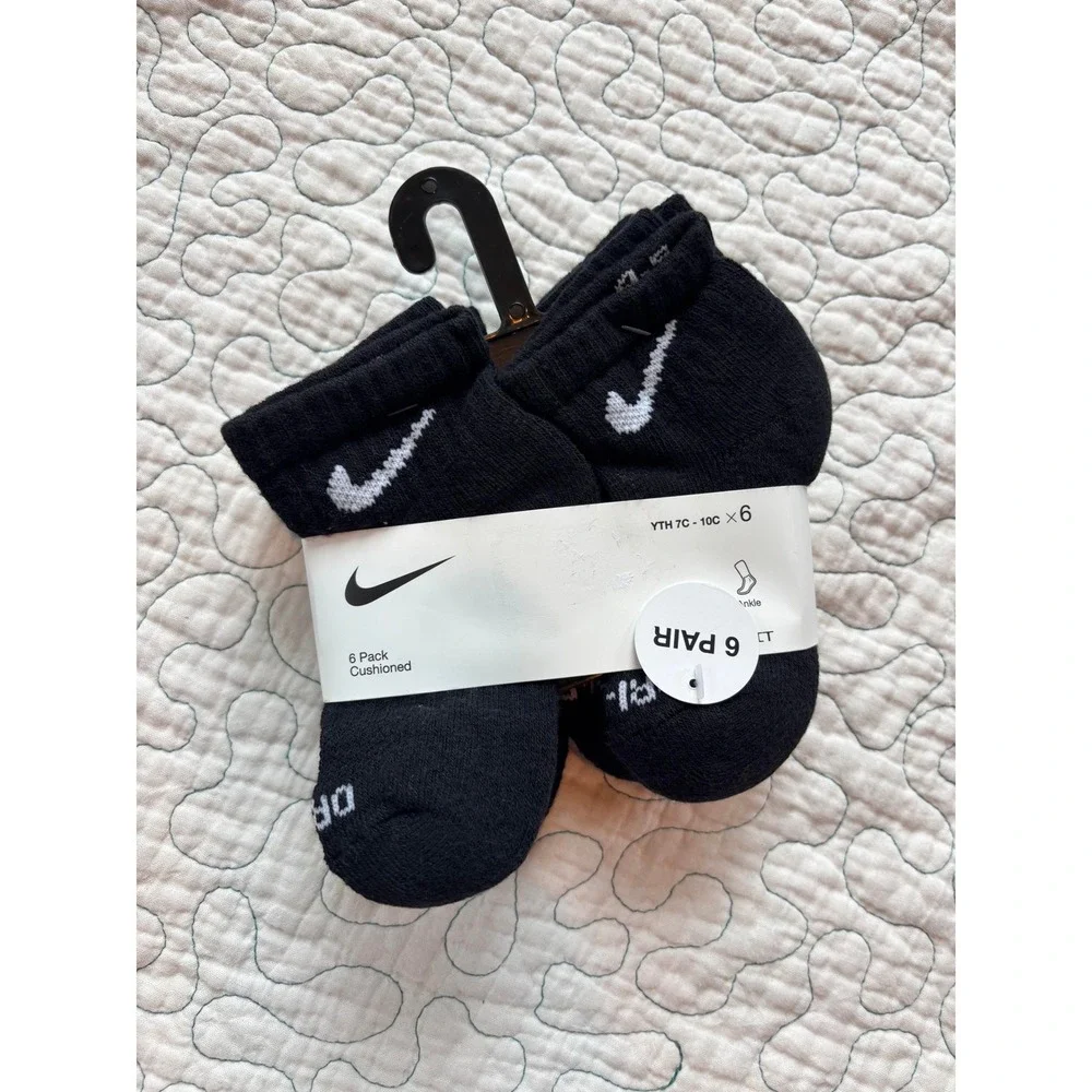 Nike Kids Everyday Cushioned Ankle Socks 6 Pair Black White Swoosh 7C-10C XS NEW